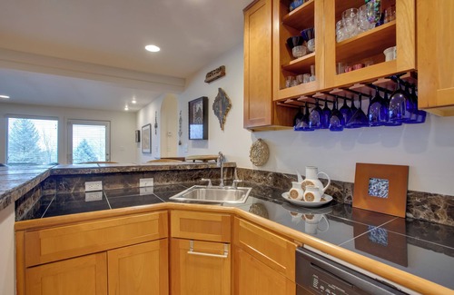 Redlands House | Grand Junction Abode ~ 2 Miles to Wineries & Golf!