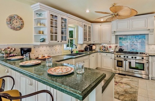Bahama Village House | *GRAND KEY OASIS @ THE ANNEX* Magnificent Estate & Pool + LAST KEY SERVICES…