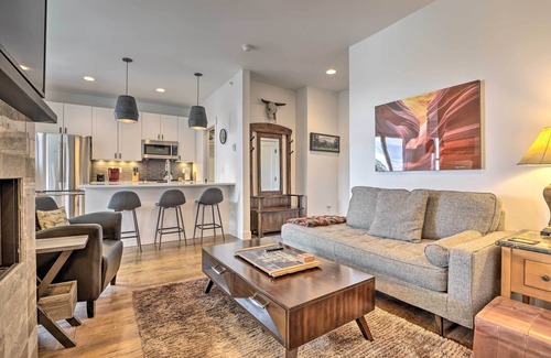 Grand Lake Condo | Grand Lake Condo w/Balcony & Mountain Views