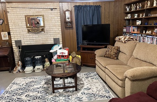 Wyandotte House | Grand Lake front 3 bedroom 2 bath home close to Grove