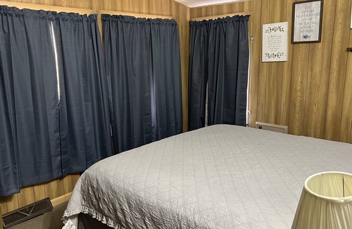 Wyandotte House | Grand Lake front 3 bedroom 2 bath home close to Grove