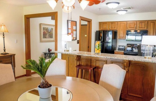 Shangri-La Estates Condo | Grand Lake Getaway – Vista Towers 10th Floor Condo with Golf & Lake Views
