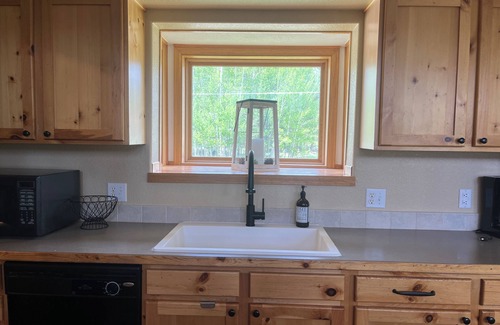 Grand Lake House | Grand Lake House w/Lake & Mtn Views! Close to town & RMNP/big lot & hot tub!