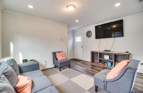 Dennis House | Grand Lake Views Pet-Friendly Jay Getaway!