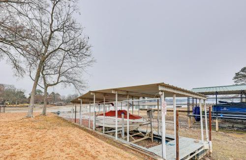 Lake Hamilton House | Grand Lakefront Home in Hot Springs with Boat Dock!