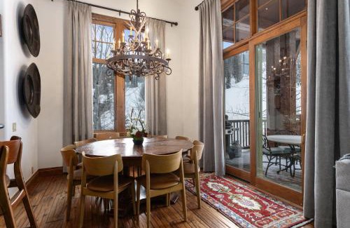 Empire Pass Apartment | Grand Lodge - Four Bedroom #405 - Ski-in ski-out condo