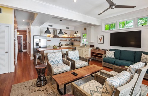 Uptown - Upper Duval House | ~ GRAND MAISON ~ Spacious home on Duval St with pool and 4 ensuite bedrooms.