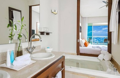 Diamante Resort | Grand Mayan Two Bedroom Suite – Spacious Luxury in Acapulco Paradise