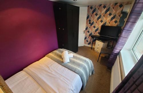 Droylsden House | Grand near Etihad Stadium Coop Live