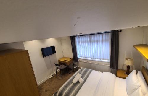 Droylsden House | Grand near Etihad Stadium Coop Live