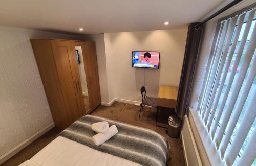 Droylsden House | Grand near Etihad Stadium Coop Live