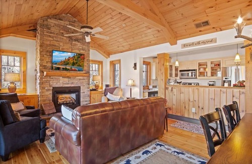 Foscoe Condo | Grand Oaks B6- Mountain Condo, Gated Resort, Indoor/Outdoor Pools and Hot Tub, Fitness Area, Fish.