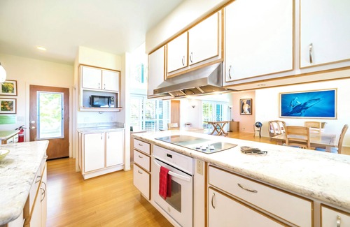 Hakalau House | Grand Oceanfront Gated Estate on the Hamakua Coast.