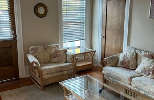 Charleston Apartment | Grand Old White Capitol View Suite