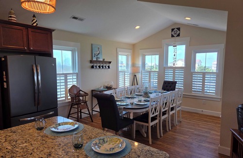 Farrow Shores House | GRAND OPENING DISCOUNTED RATES through April! PETS stay FREE!