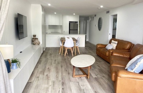 Caloundra Apartment | GRAND PACIFIC UNIT 10