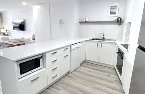 Caloundra Apartment | GRAND PACIFIC UNIT 10