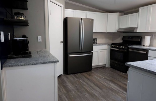 Sheridan House | Grand Park 2 miles away from Country Setting 4 Bedroom home on Monon Trailn.