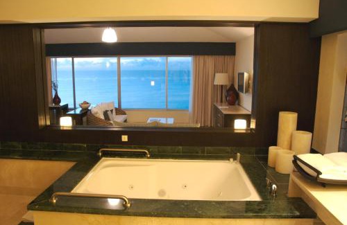 Punta Cancun Resort | Grand Park Royal Cancun - All Inclusive