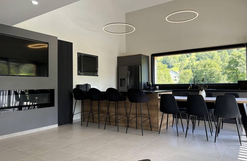 Rochesson House | Grand Perce Neige: modern chalet, private spa, 7p