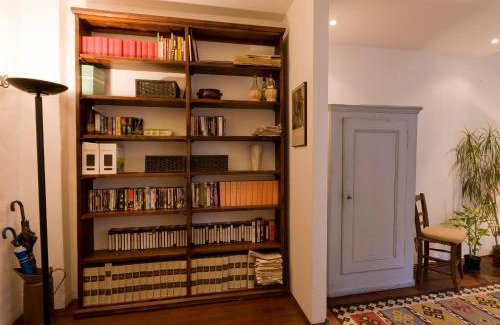 Oltrarno Apartment | Grand Piano Apartment