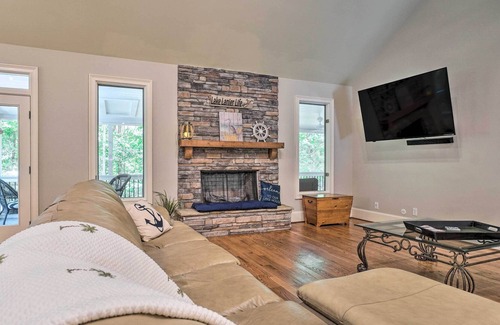 Dawsonville House | 'Grand Place Vacation' w/ Grill + Pool Table!