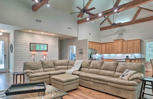 Dawsonville House | 'Grand Place Vacation' w/ Grill + Pool Table!