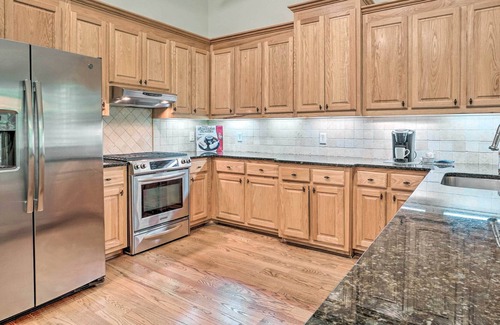 Dawsonville House | 'Grand Place Vacation' w/ Grill + Pool Table!