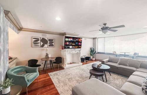 Southwark House | Grand Queen Village Retreat