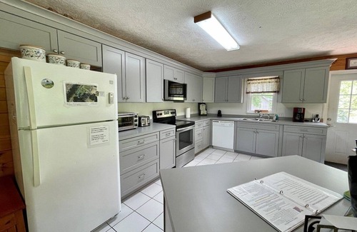 Crumpler House | Grand River Lodge - Crumpler, NC