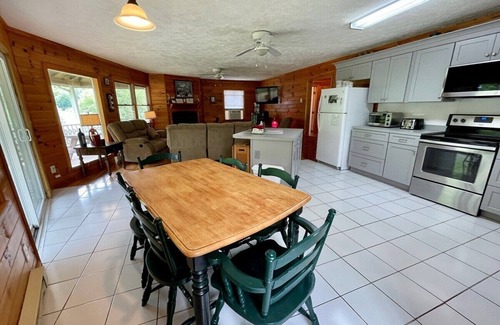 Crumpler House | Grand River Lodge - Crumpler, NC