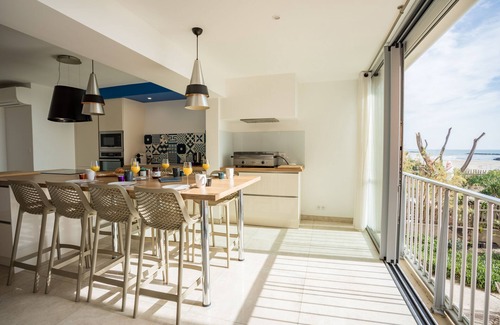 Carnon-Plage Apartment | Grand standing apartment - 1st line - Facing the sea 4 - 6 people - beach