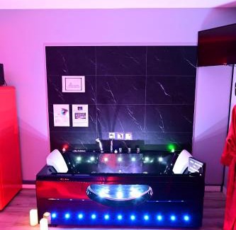 Biscarrosse Plage Apartment | Grand Studio BISCARROSSE PLAGE Une nuit A 2 avec Sauna Luxe, Balnéo, Océan rien que pour vous