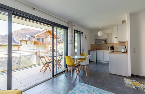 Saint-Jorioz Apartment | 'Grand Studio Bord du Lac' with Mountain View, Terrace & Wi-Fi