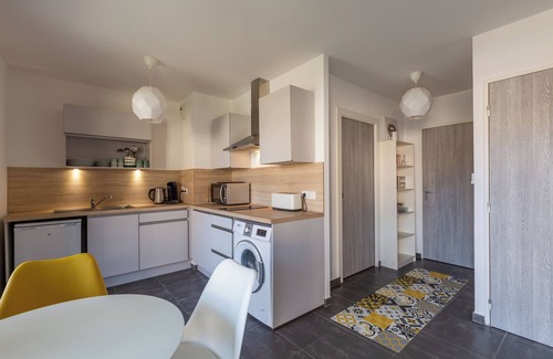Saint-Jorioz Apartment | 'Grand Studio Bord du Lac' with Mountain View, Terrace & Wi-Fi