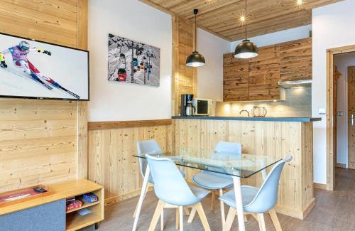La Clusaz Apartment | Grand Studio cabine, balcon, parking, centre La Clusaz - FR-1-437-85
