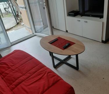 Costieres Apartment | Grand studio confort