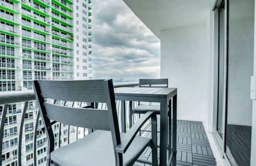Edgewater Condo | Grand Studio with Private Balcony and Biscayne Bay views!