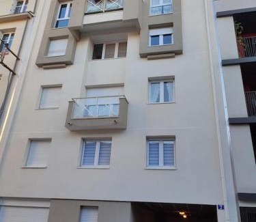Viarme Apartment | Grand T2 lumineux avec parking