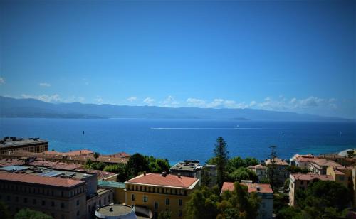 Ajaccio Apartment | Grand T2 STANDING AJACCIO Proche centre et plages VUE PANORAMIQUE PARKING PRIVE