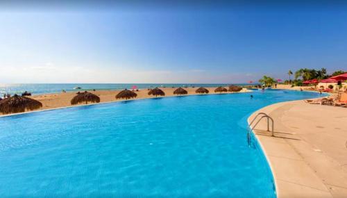 South Hotel Zone Apartment | Grand Venetian Beachfront Condos