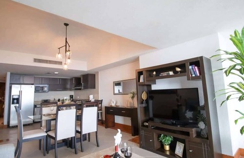 South Hotel Zone Condo | Grand Venetian Oceanview Spa Tub, Pools, Gym. Best location in town!