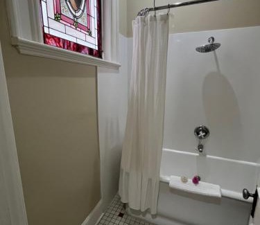 Faubourg Livaudais Bed & Breakfast | Grand Victorian Bed & Breakfast