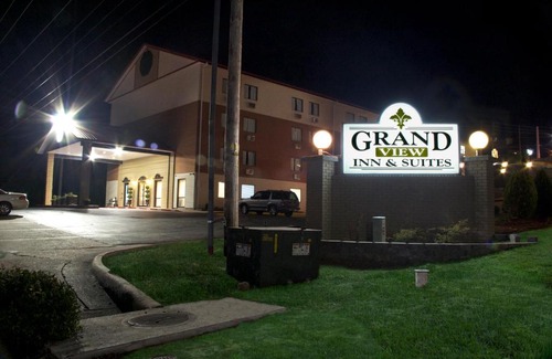 Branson Theater District Hotel | Grand View Inn & Suites