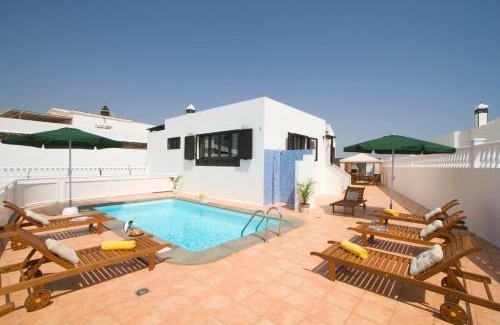 Los Mojones Villa | Grand Villa Famara Puerto del Carmen
