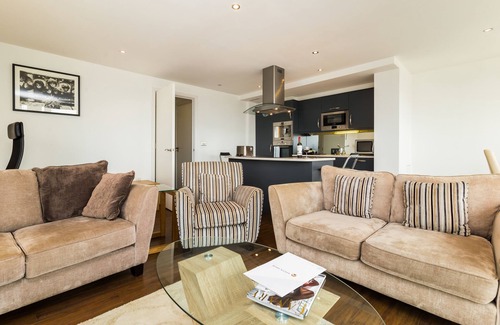 Docklands Apartment | Grand Vista by Austin David Apartments