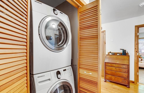 Chestertown House | Grand, Welcoming Home w/ Free WiFi, Wood Stove, Private Washer/Dryer, Deck