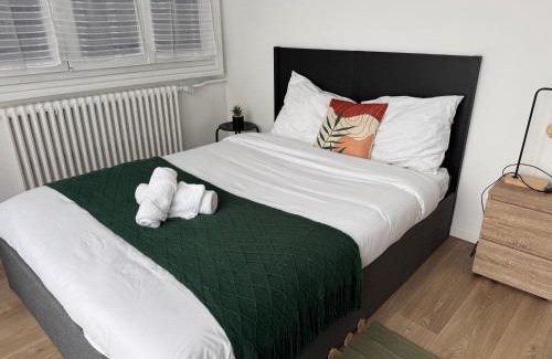 Neuilly-Plaisance House | Grande maison centre ville - 5CH - 14 Pers