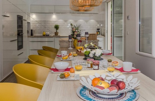 Les Mathes Villa | Grande Villa au Calme Coeur des Mathes