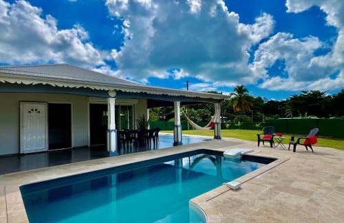 Le Gosier Villa | Grande villa moderne, calme, piscine & jardin